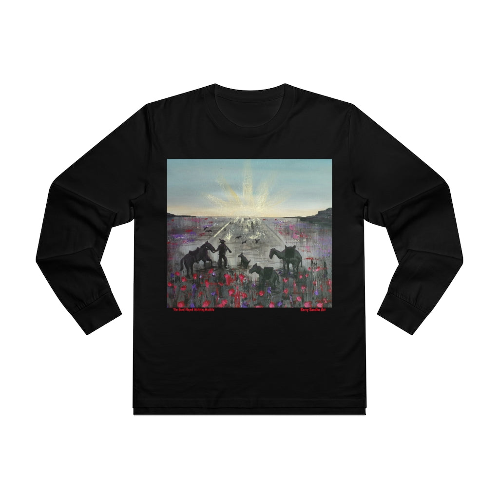 Regular fit crew neck, cuffed sleeves, elongated back. 100% preshrunk heavyweight cotton by Kerry Sandhu Art. 7 ANZAC designs