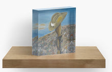Load image into Gallery viewer, Original painting of a Digger&#39;s slouch hat resting on a gun with an ANZAC inspired Crest on a 10 x 10cm acrylic photographic block
